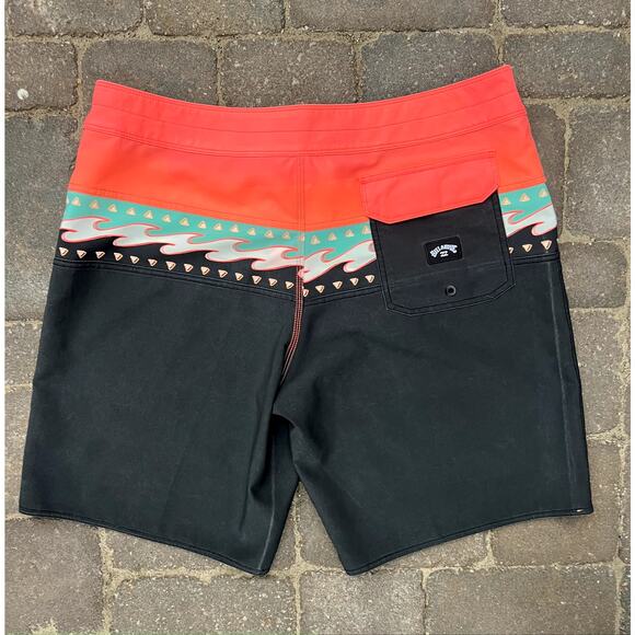 NWT Billabong black performance board shorts size 36 - Picture 2 of 4